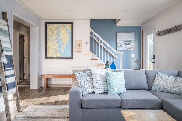 Smart TV, fireplace