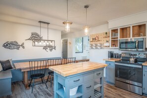 Fridge, microwave, oven, stovetop - Family Friendly Waterfront Escape w/pier, gameroom, and fire pit! (Onancock)