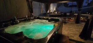 Baignoire à remous extérieure
