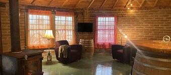 Elegant magical rustic round house by Saguaro National Park 