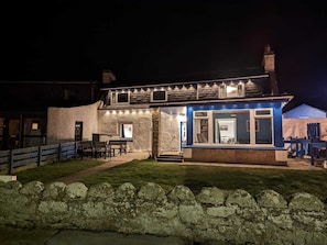 Exterior - Roggle Roich - A traditional cottage with breath taking views of the sea (Hilton)