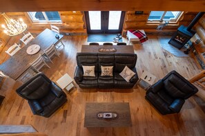 Interior - Modern Log Cabin Retreat! Perfect for nature getaways in the French River. (French River)