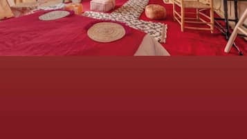 3 phòng ngủ, két bảo mật tại phòng, trang trí khác biệt, bàn