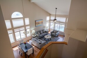 Smart TV, video games, books - Rare 3 FULL bathroom home in golf community W/ private pool. Experienced Host. (Mesa)