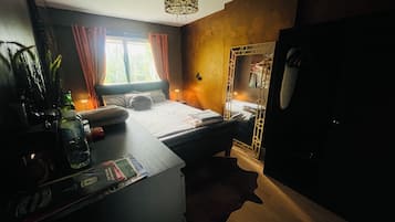 1 bedroom, desk, iron/ironing board, free WiFi