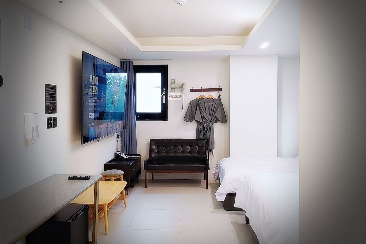 Premium bedding, pillow-top beds, individually decorated