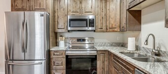 Downtown Orem Condo/ 30 Minutes to Sundance Resort/ 5 Minutes to UVU