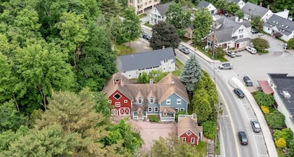 Stunning Vermont Farmhouse in Stowe Town Center