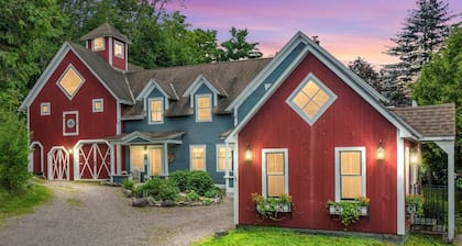Stunning Vermont Farmhouse in Stowe Town Center