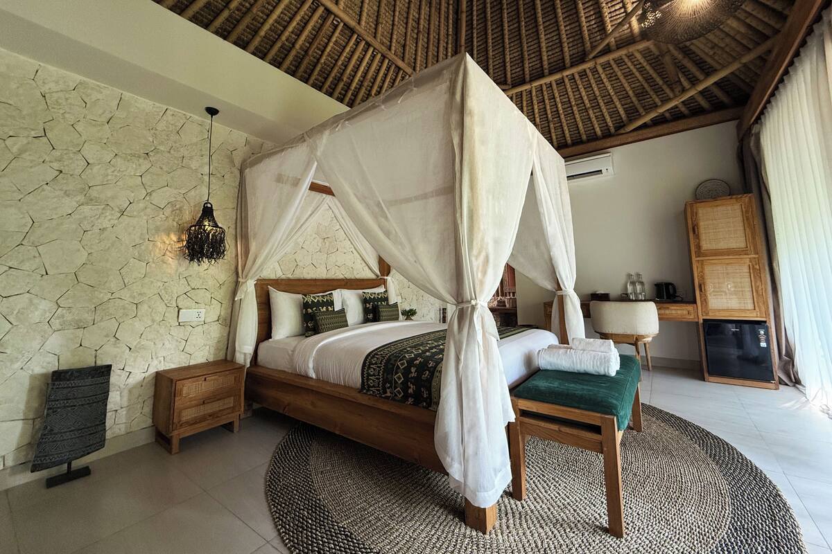 Deluxe Double Room, Garden View