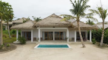 Three Bedroom Beachfront - Private Pool | Private pool