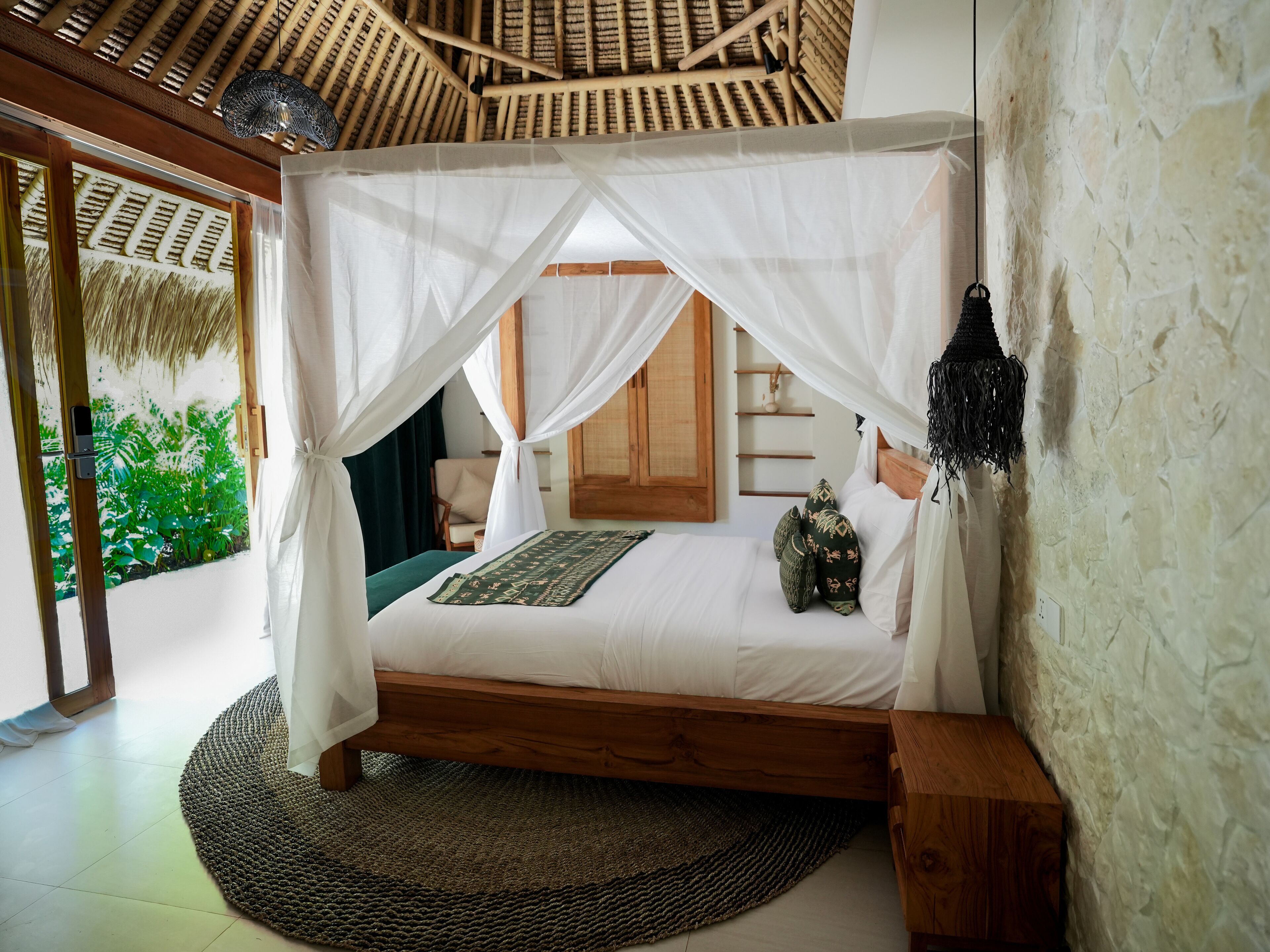 Desk, blackout drapes, iron/ironing board, free WiFi