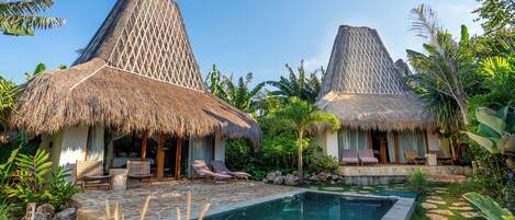 Chambre Deluxe, vue piscine | Terrasse/Patio