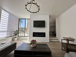 TV connectée, cheminée