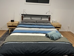 3 soveværelser, skrivebord, strygejern/strygebræt, weekendseng