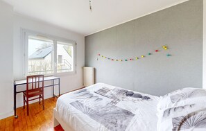 3 slaapkamers, reisbedje, gratis wifi, beddengoed