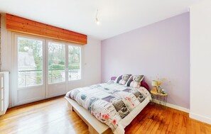 3 Schlafzimmer, Reisekinderbett, kostenloses WLAN, Bettwäsche