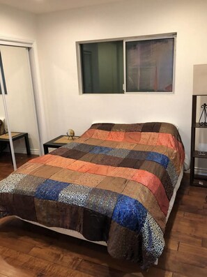 3 bedrooms, WiFi, bed sheets - Cozy charming family home near park and Ventura Blvd!  (Los Angeles)