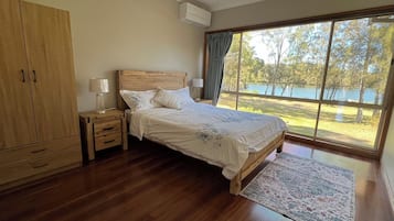 4 chambres, fer et planche à repasser, Wi-Fi, draps fournis