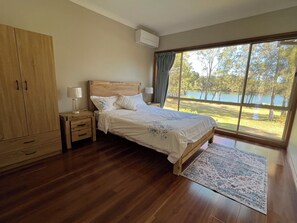 4 quartos, ferros/tábuas de passar roupa, Wi-Fi, roupa de cama