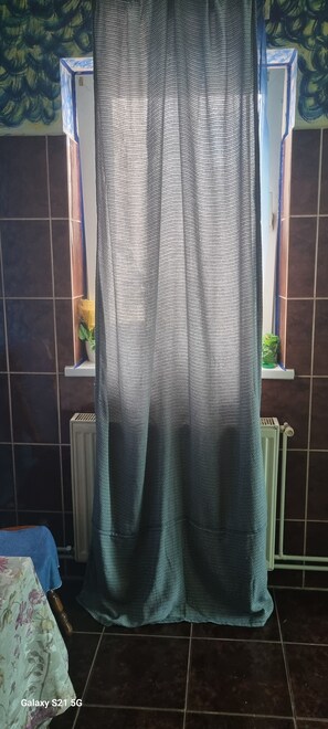 Shower, hair dryer, towels, soap - Center Vintage Apartment, 2 rooms, Sibiu (Sibiu)