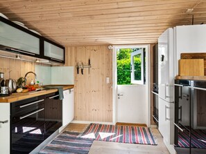 Fridge, dishwasher, cookware/dishes/utensils