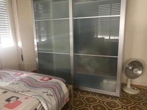 1 bedroom, WiFi, bed sheets
