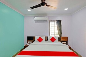 Deluxe Double Room, City View | Soundproofing, free WiFi, bed sheets