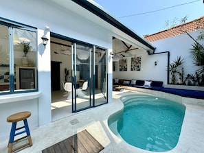 Outdoor dining - Santorini Style 2BR Pool Villa 5 Mins to Finns
 (Kec. Kuta Utara, Kabupaten Badung,)