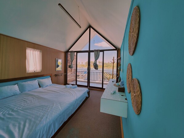 Basic Room | In-room safe, individually decorated, individually furnished