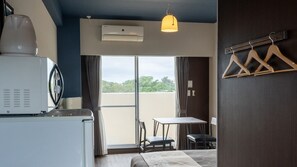 Basic-Doppelzimmer | Schreibtisch, laptopgeeigneter Arbeitsplatz, kostenloses WLAN