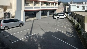 موقف سيارات (بتكلفة إضافية) (550 JPY في الليلة)