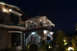 Fachada de la propiedad