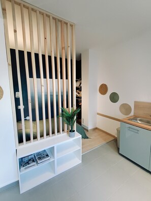 1 bedroom, iron/ironing board, WiFi, bed sheets - City center, near old town, near the beach, AC (Antibes)