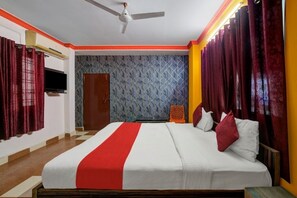 Deluxe Room | 1 bedroom, free WiFi - iROOMZ Hotel Silver Moon (Hyderabad)