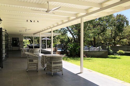 Luxury 5 roomed Villa with A/C, swimming pool etc. in Victoria Falls, Zimbabwe