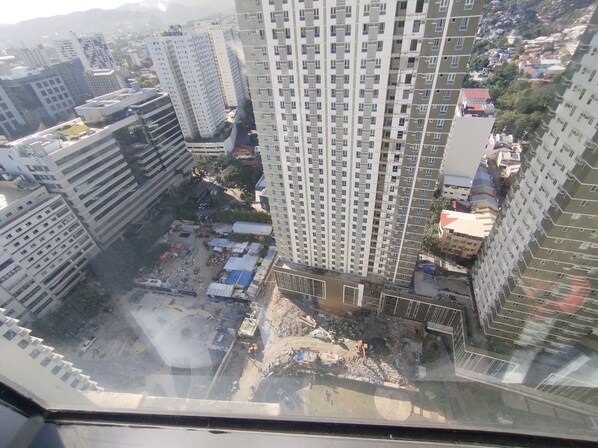 Free WiFi - Cebu Avida Riala T2 2810 IT Park (Cebu City)