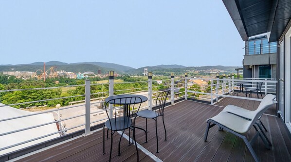 Basic Room, 2 Bedrooms (202 areunebeu) | 1 bedroom, free WiFi - Gyeongju Star spa Pension (Gyeongju)
