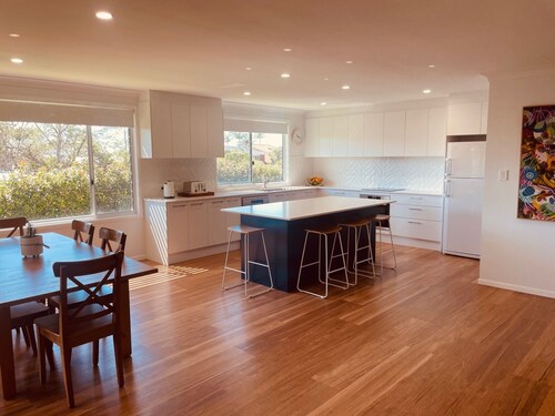 Lighthouse Beach Holiday Home 