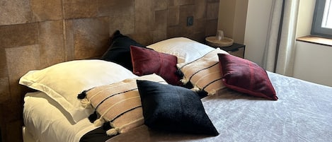 4 bedrooms, iron/ironing board, travel cot, free WiFi