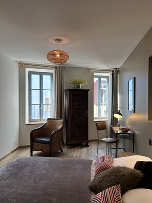 4 chambres, fer et planche à repasser, lit parapluie, Wi-Fi gratuit