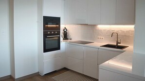 Coffee/tea maker, fridge, microwave, oven - Apartment in Nieuwpoort with terrace (Nieuwpoort)