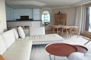 Smart TV, DVD player - Attic Apartment in Nieuwpoort by the Beach (Nieuwpoort)
