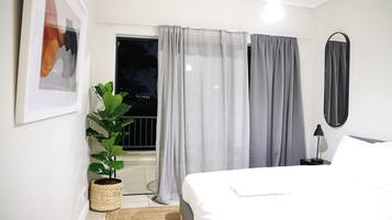 1 slaapkamer, een strijkplank/strijkijzer, wifi, beddengoed