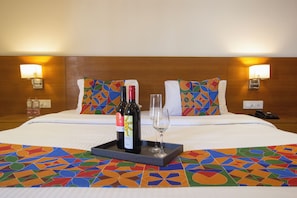 Soundproofing, iron/ironing board, free WiFi, bed sheets - Monarch Express (Rajgurunagar)
