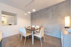 Departamento familiar, varias habitaciones, 2 baños (Sea View Terrace In Santa Margherita) | Restaurantes