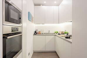 Fridge, microwave, oven, stovetop - Sea View Terrace In Santa Margherita (Santa Margherita Ligure)