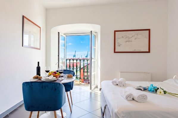 Appartement Standard, plusieurs chambres, vue mer (Sea View Apartment Next To Acquarium) | Restauration