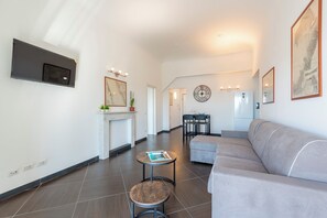 Living area - Sea View Apartment Next To Acquarium (Genoa)