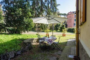 Outdoor dining - Villa Ottone Gambaro- Seaside (Chiavari)